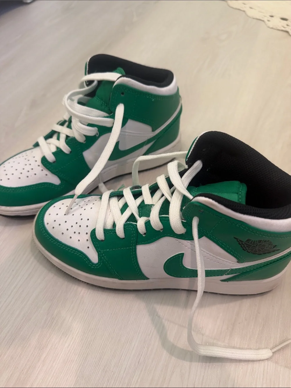 Jordan Kids Mid-Top Sneakers in Green & White